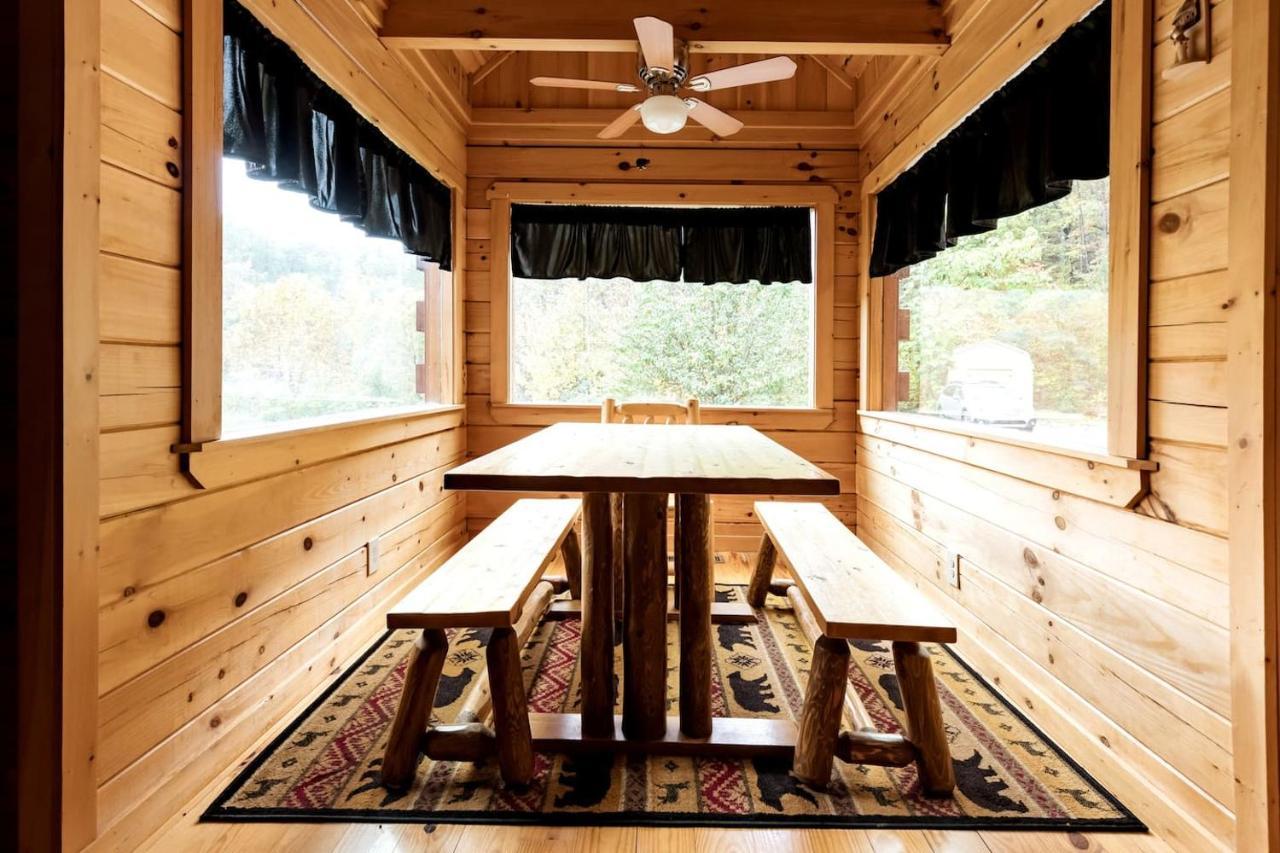 Smoky Mtn Hideaway - Cabin W/ Hot Tub & Pool Table Villa Sevierville Eksteriør billede