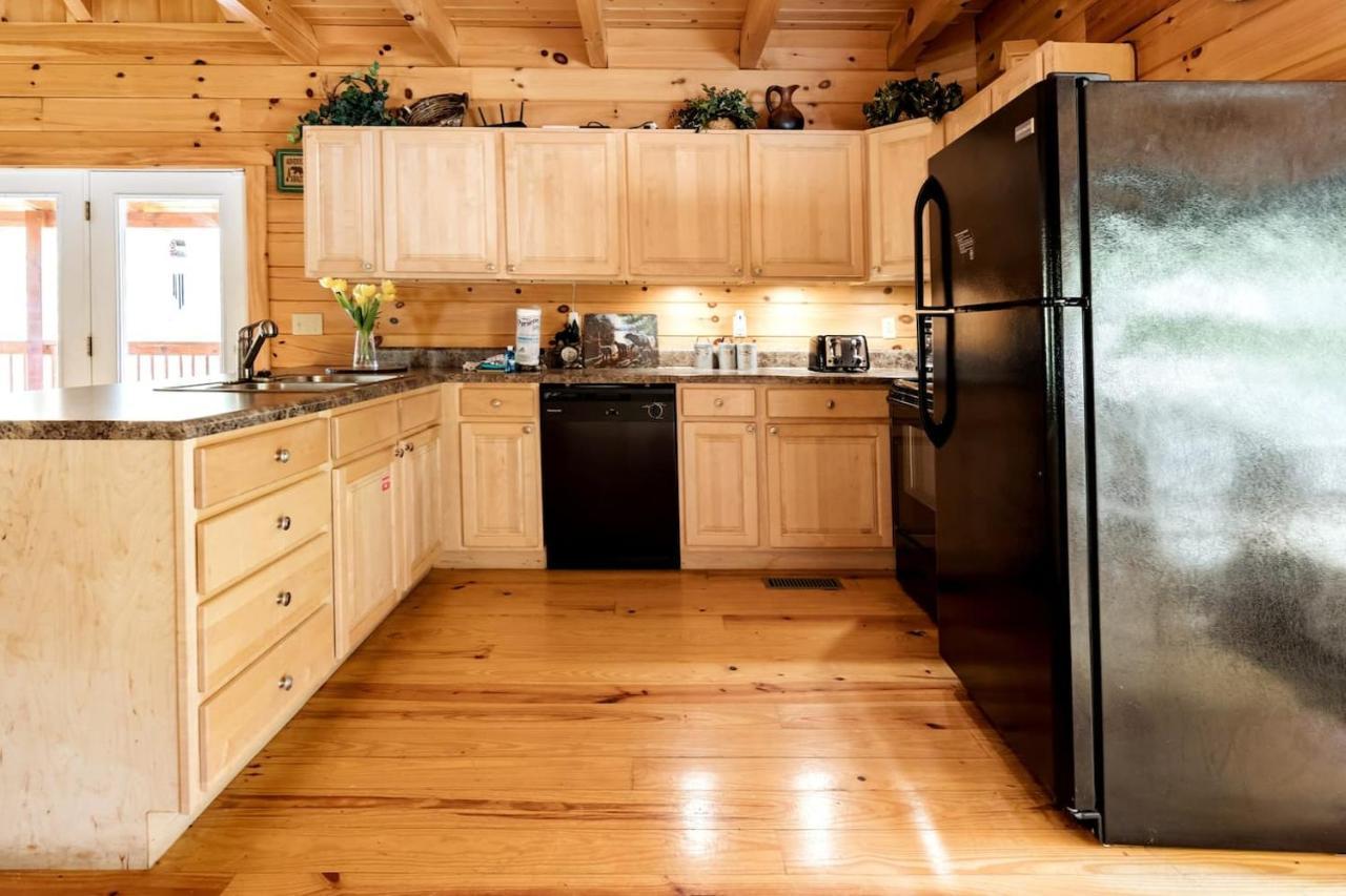 Smoky Mtn Hideaway - Cabin W/ Hot Tub & Pool Table Villa Sevierville Eksteriør billede