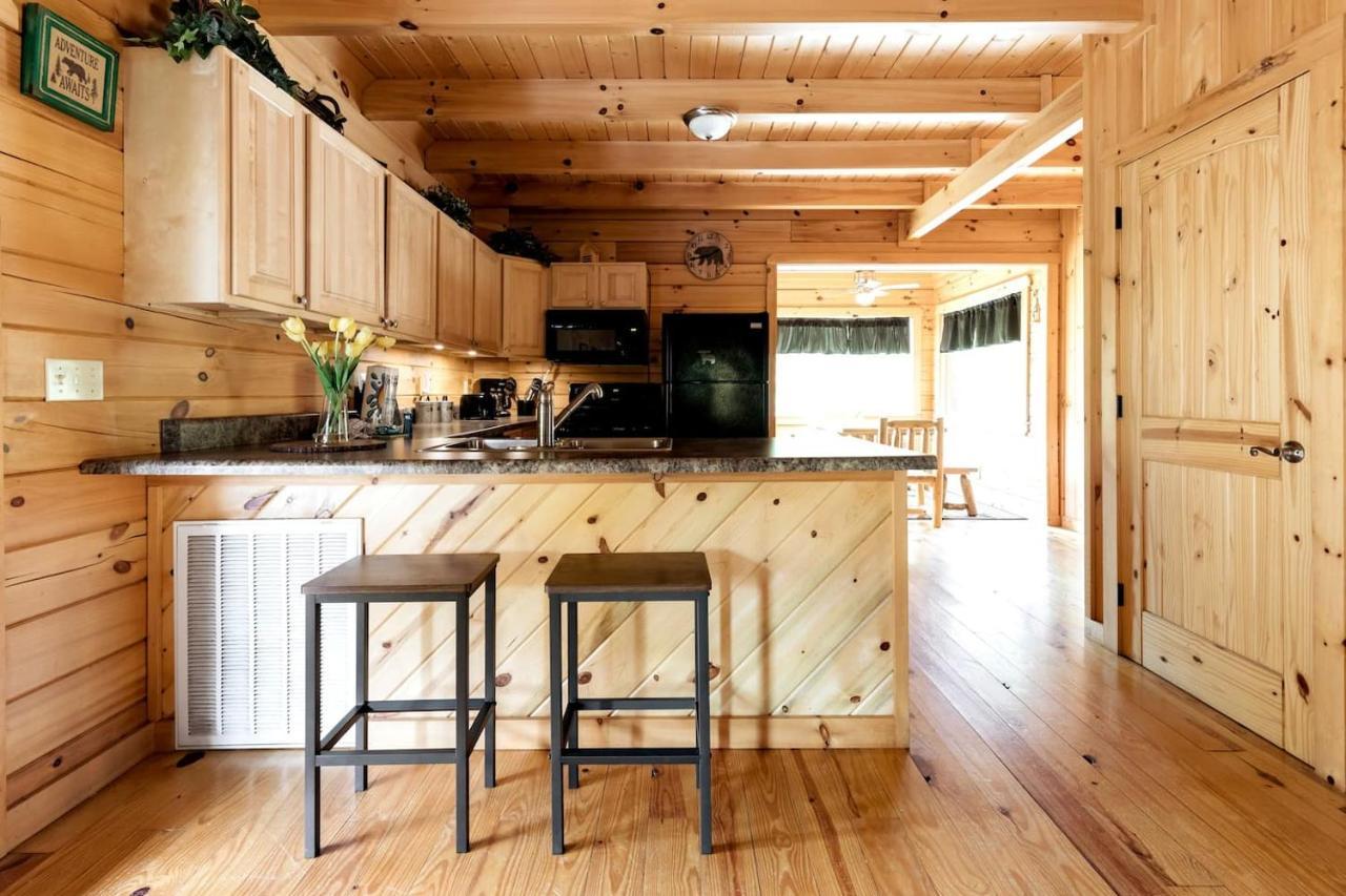 Smoky Mtn Hideaway - Cabin W/ Hot Tub & Pool Table Villa Sevierville Eksteriør billede