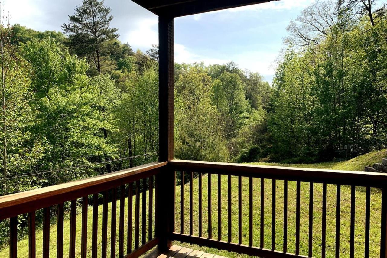 Smoky Mtn Hideaway - Cabin W/ Hot Tub & Pool Table Villa Sevierville Eksteriør billede